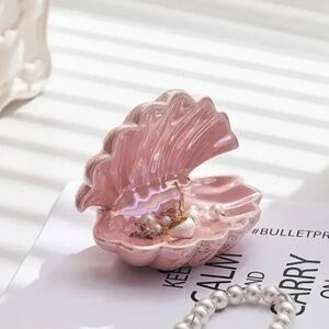 Pink Ceramic Shell Jewelry Display